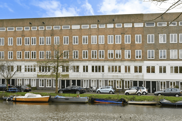 1-Amstelkade-21-1-Den-Uyl-Real-Estate-Makelaar-Amsterdam-Den-Haag